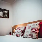 Апартаменти Maison Carrel Elegant 8